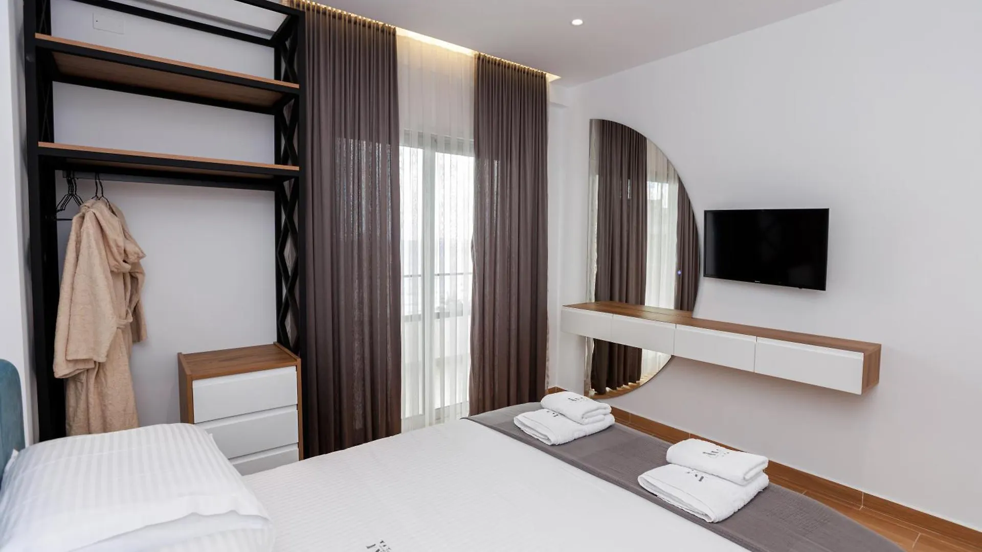 Amazing Mornings Apartment Vlore