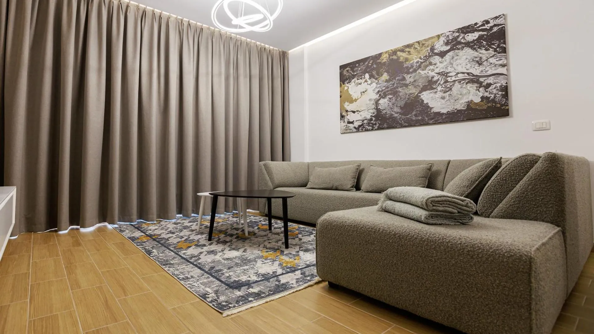 Amazing Mornings Apartment Vlore