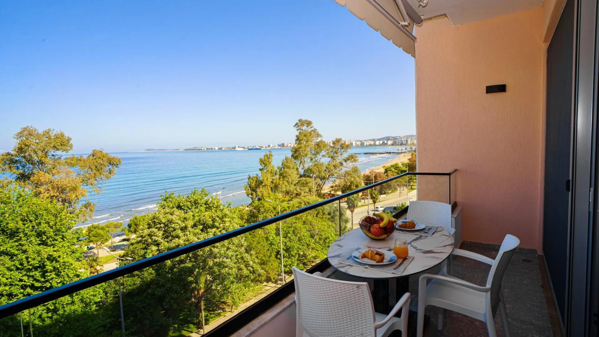 Amazing Mornings Apartment Vlore